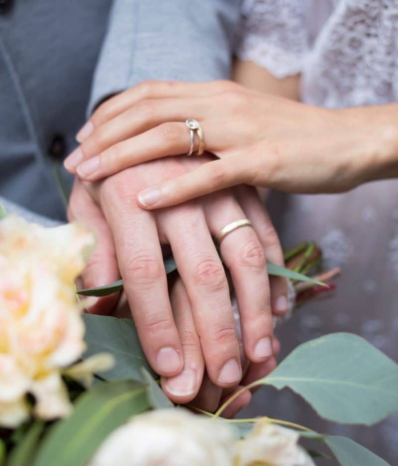 naomi and Eliah wedding rings gold